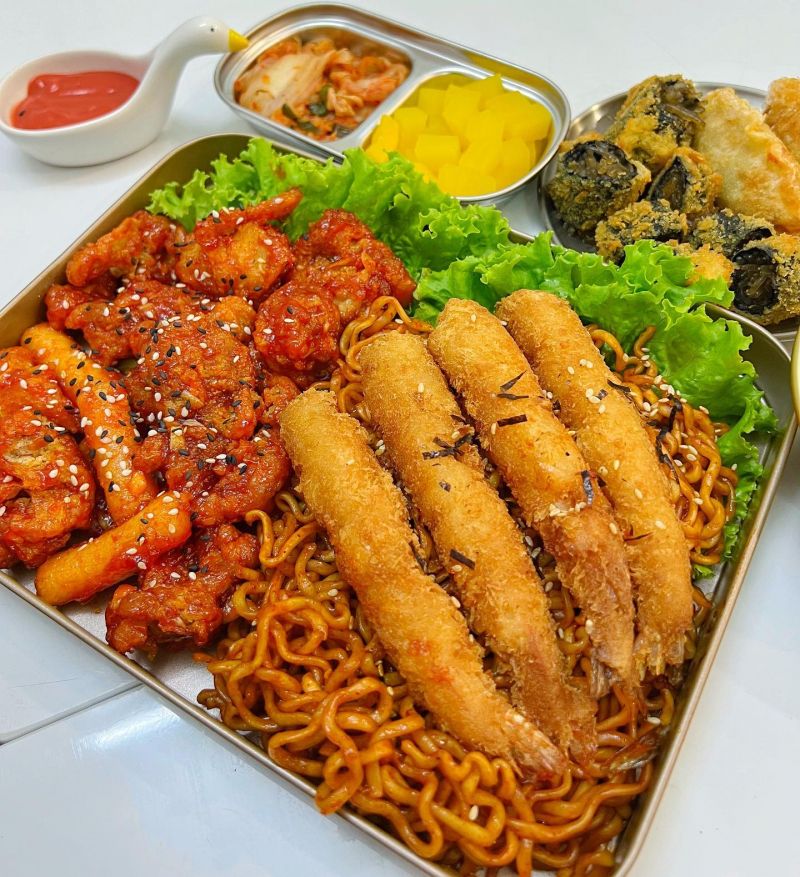 Tiệm Takeaway - Lẩu Ly & Mì Trộn Tóp Mỡ