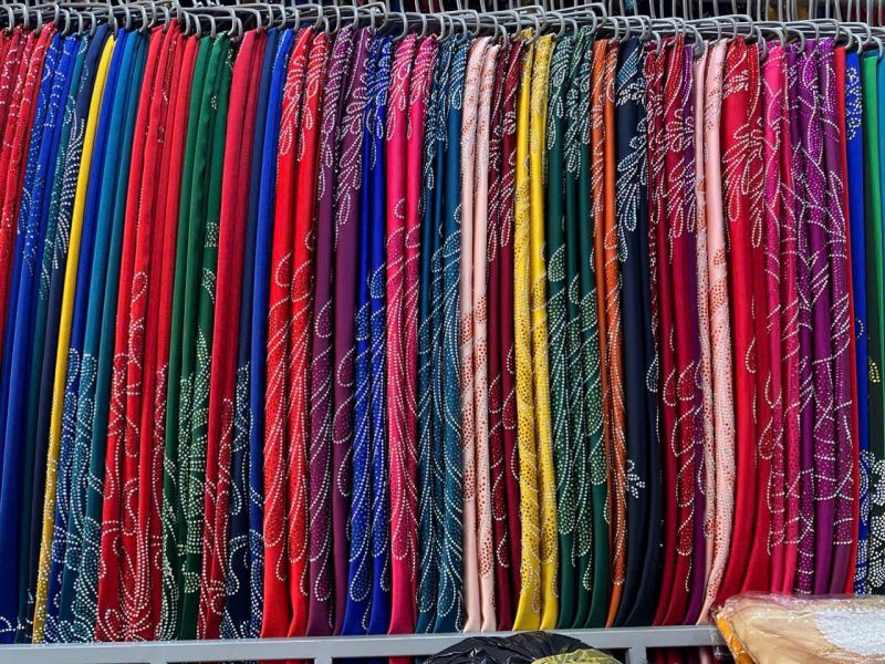 Tiệm vải Nguyệt