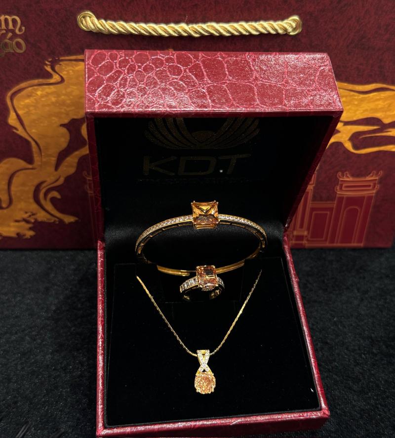 Tiệm vàng Kim Dung Thông