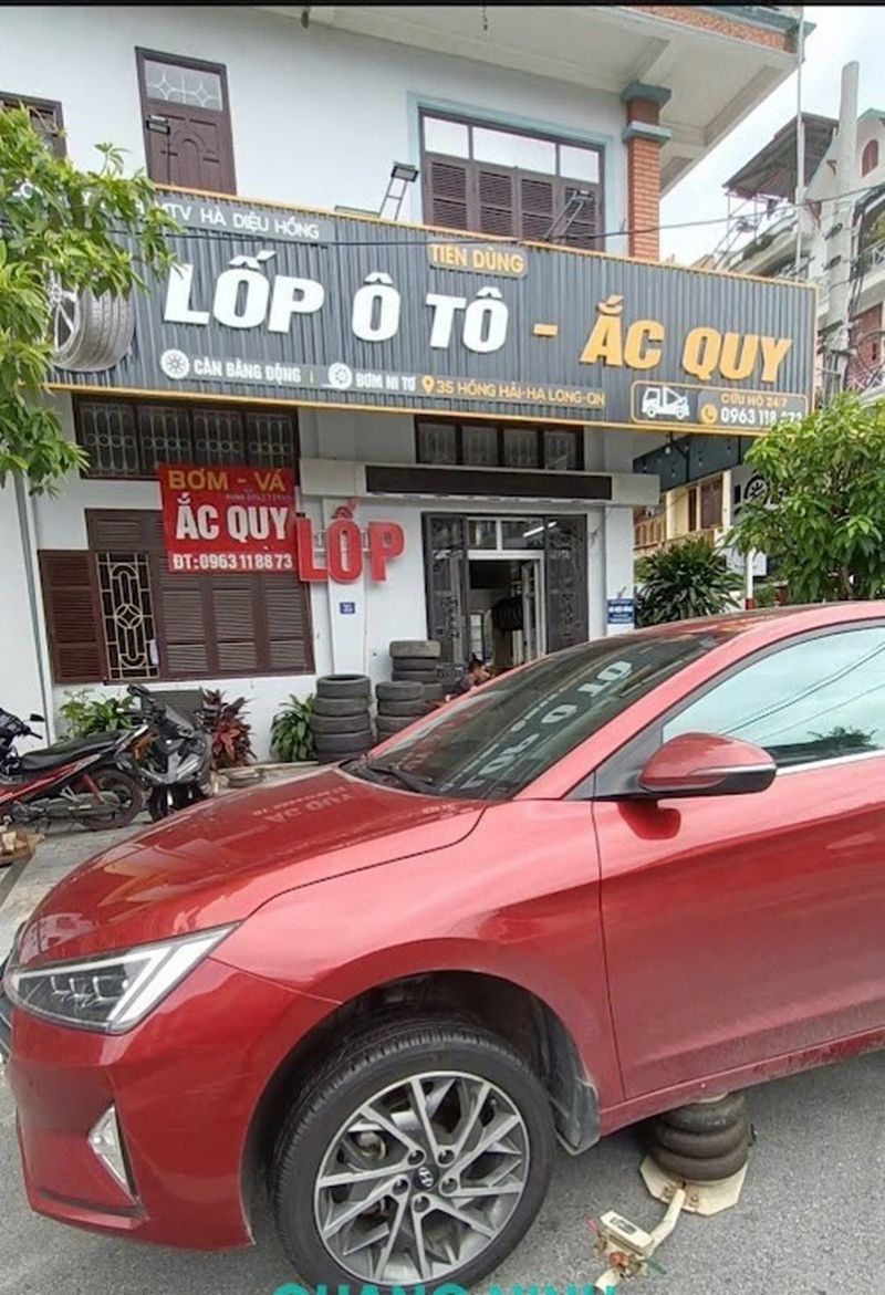 Tiến Dũng Lốp trên đường Hồng Hải, Hạ Long