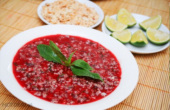 In blood sugar soup, liver, intestines, gizzards can be chopped and served with roasted peanuts, pepper, herbs and lemon juice.