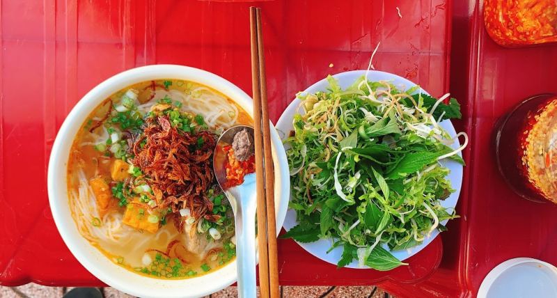 Tin Quán (Bún riêu, Bún mắm nêm)