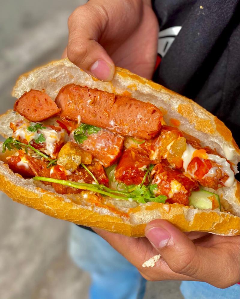 TiNa - Bánh mì chả cá sợi