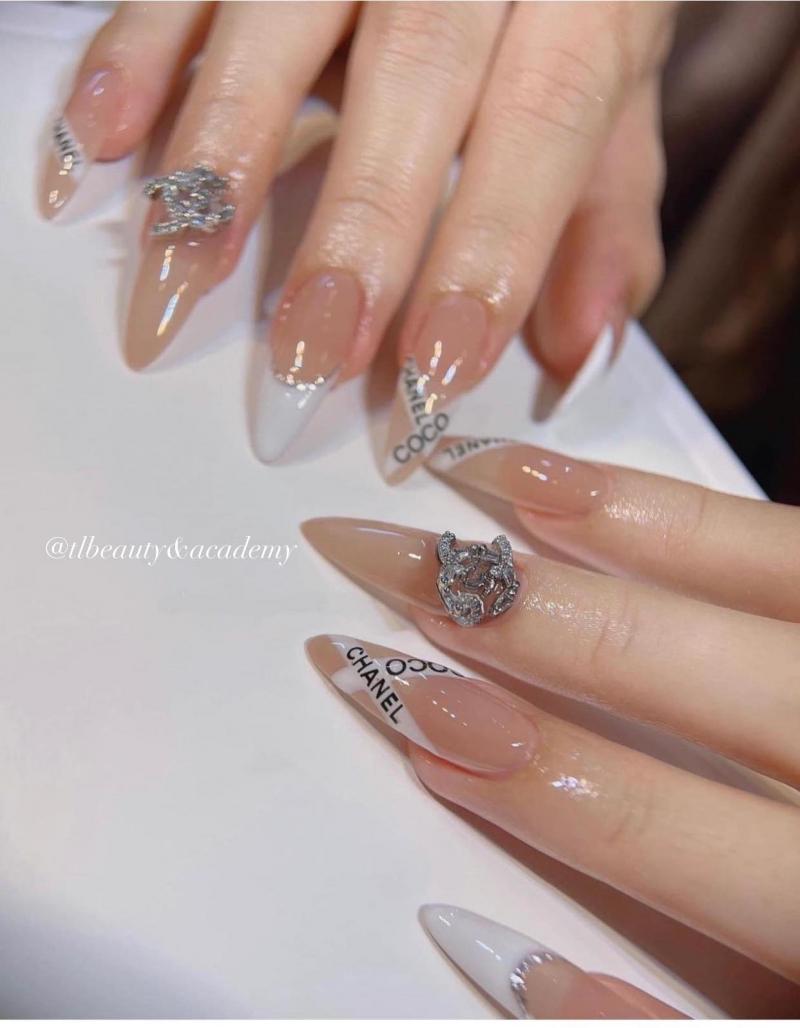 TL Beauty Academy mang đến cho bạn những mẫu nail từ đơn giản đến phá cách, phức tạp