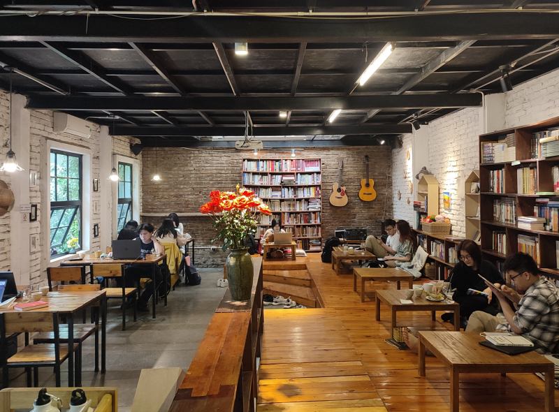 Tổ Chim Xanh – Bluebirds’Nest Book Cafe