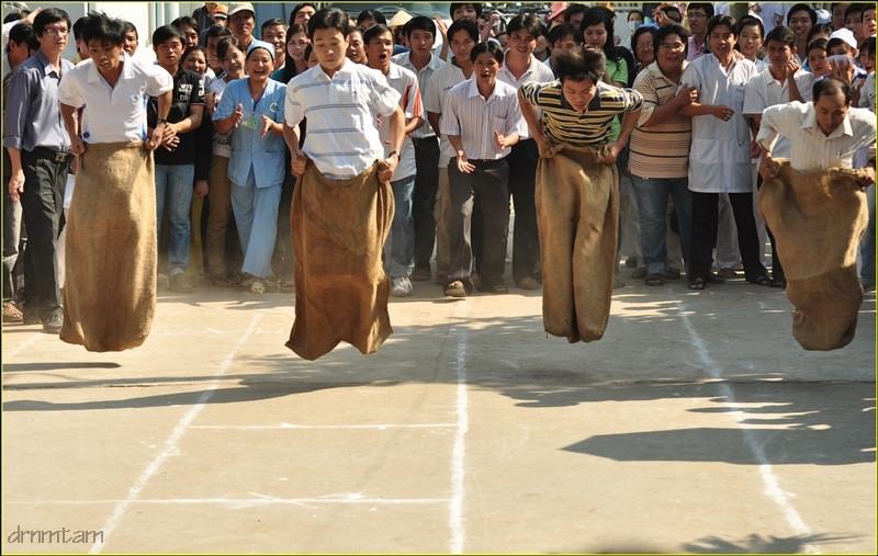 Trò chơi dân gian nhảy bao bố