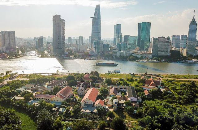 Saigon One Tower thi công giang dở gần chục năm nay (Ảnh: Internet)