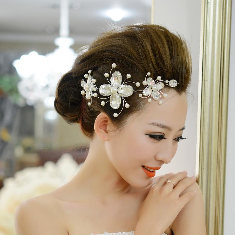 Những kiểu tóc đẹp cho cô dâu tóc ngắn thêm lung linh vào ngày cưới -  BlogAnChoi