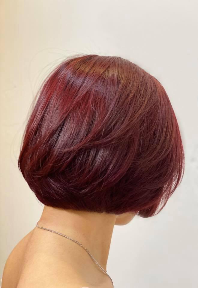 Top 10 màu tóc nhuộm đỏ rượu vang hot trend, đẹp và vô cùng thu hút
