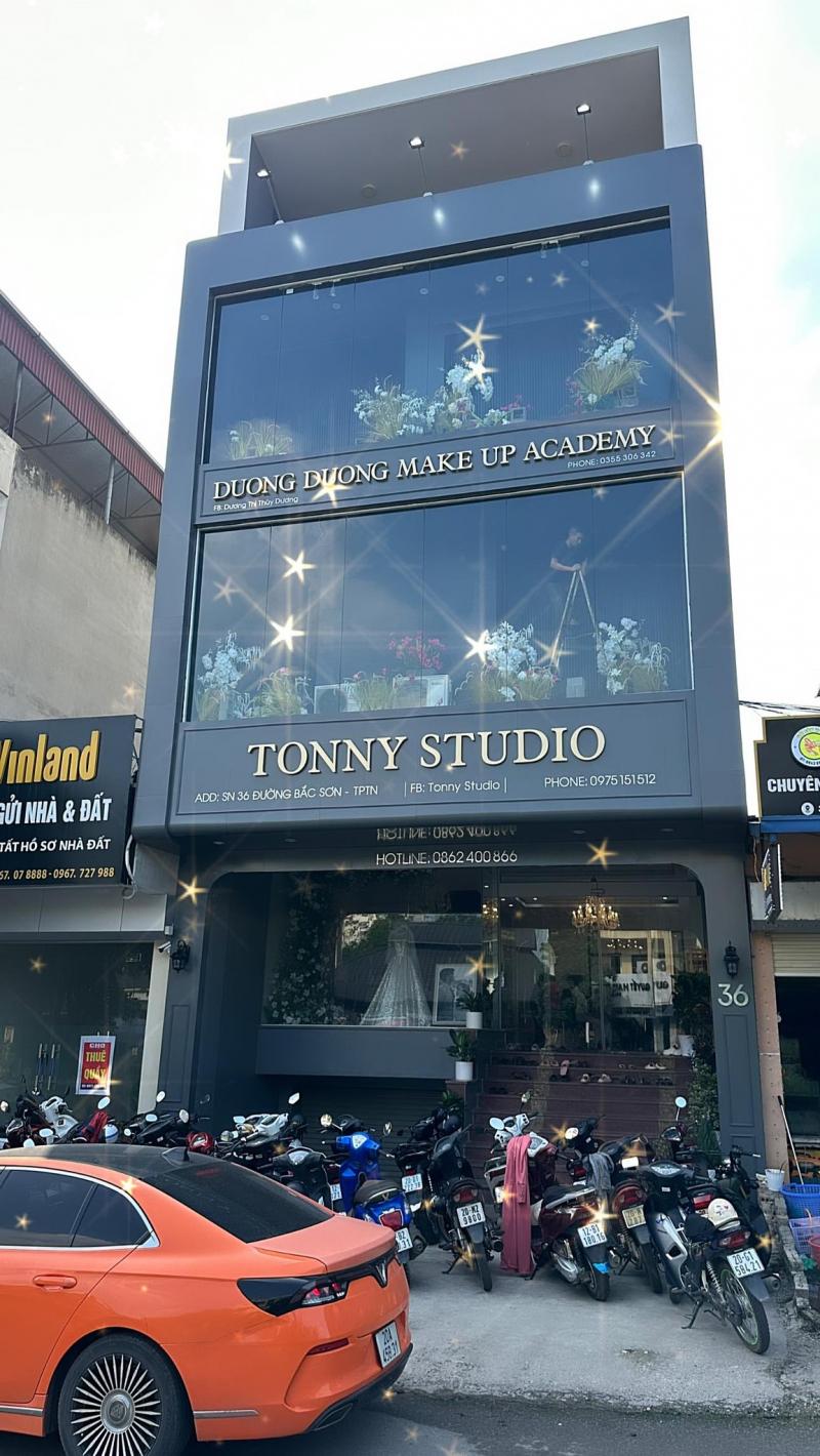 Tonny studio