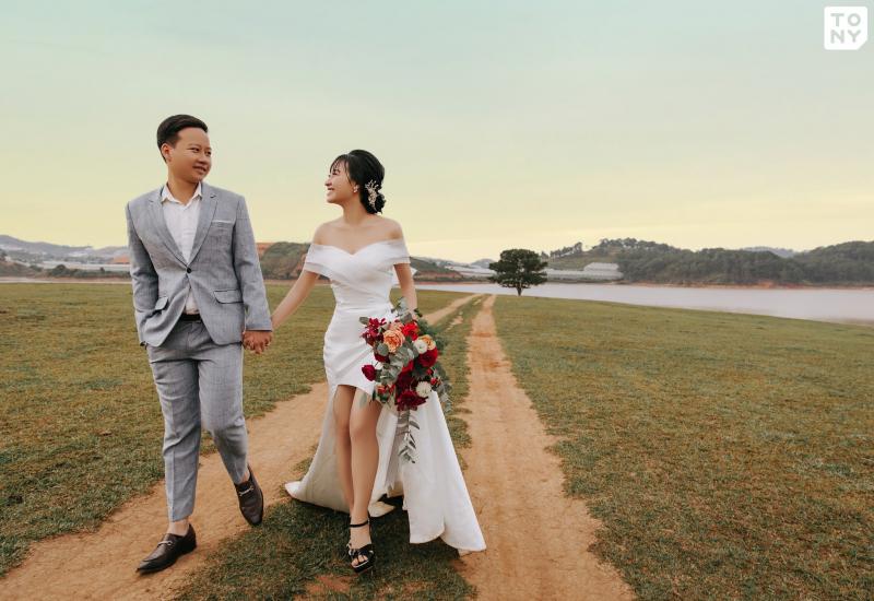 Là một thương hiệu ảnh cưới khá nổi tiếng tại TP. HCM, Tony Wedding tiếp tục mở rộng quy mô của mình với một chi nhánh nữa tại Tiền Giang