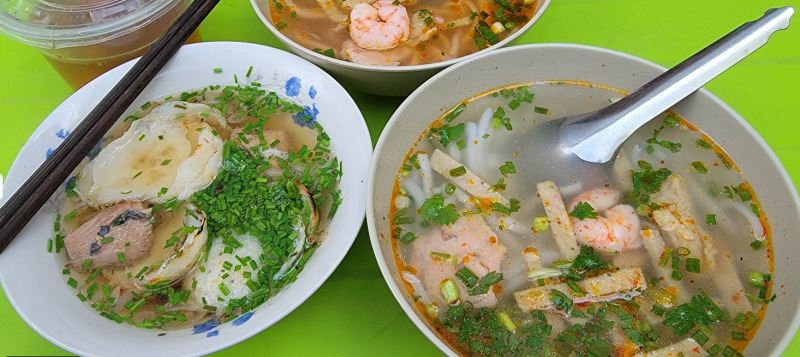 Bánh căn nước cá Cô Dư