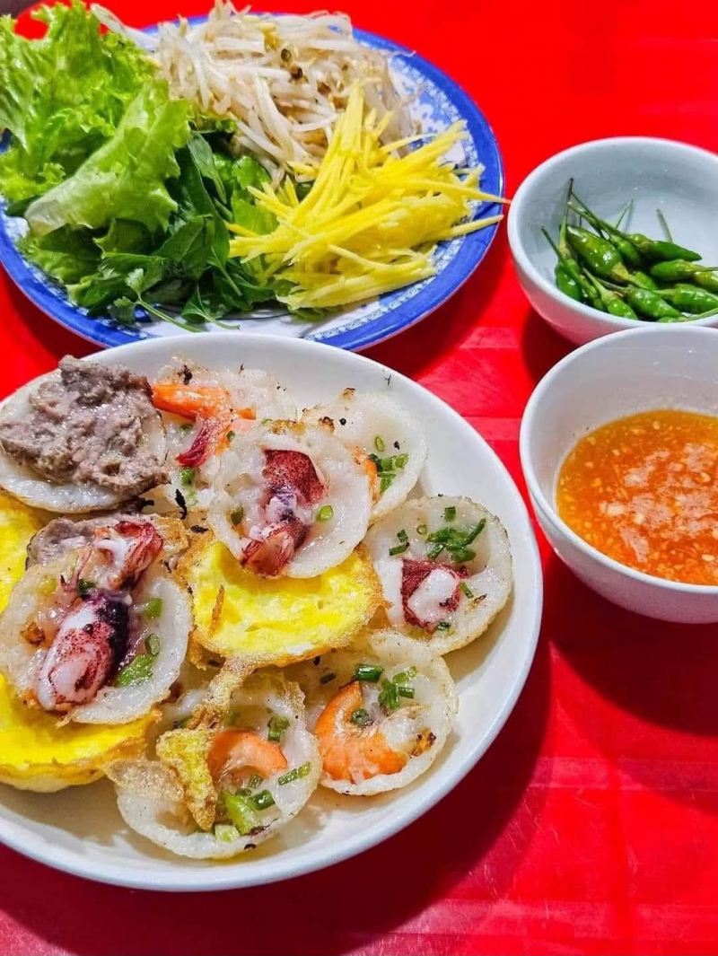 Bánh Căn Mực tươi Cô Năm Quy Nhơn