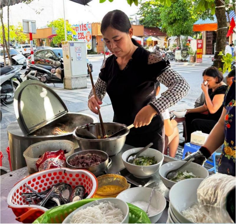 Bánh Đa Bò Cô Liên