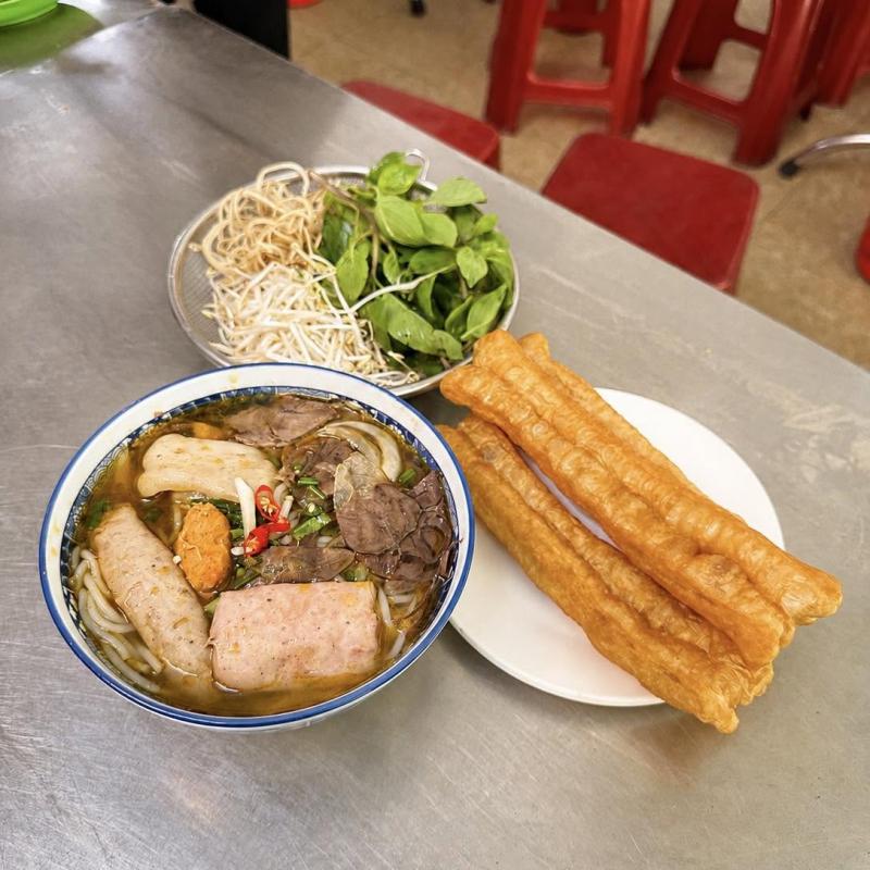 Bún bò Huế Gia truyền cô Nga