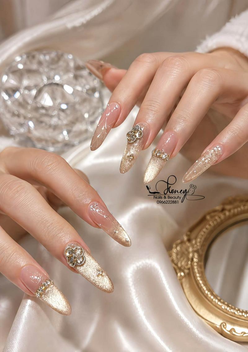 Honey Nails & Beauty