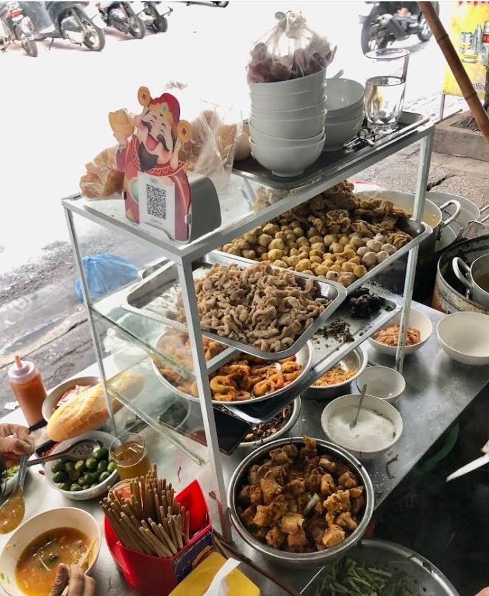 Bánh đa cua Cô Chung