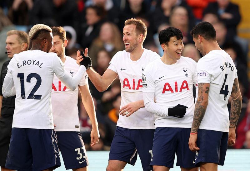 Tottenham- Độ tuổi trung bình: 26 tuổi 151 ngày