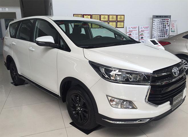 Toyota Innova: 1.077 xe