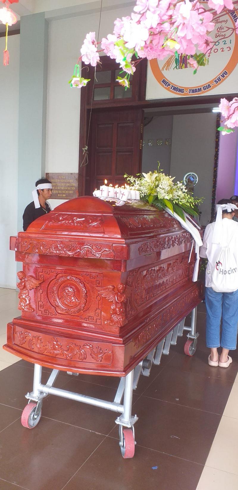 Trại Hòm Đức Tiến