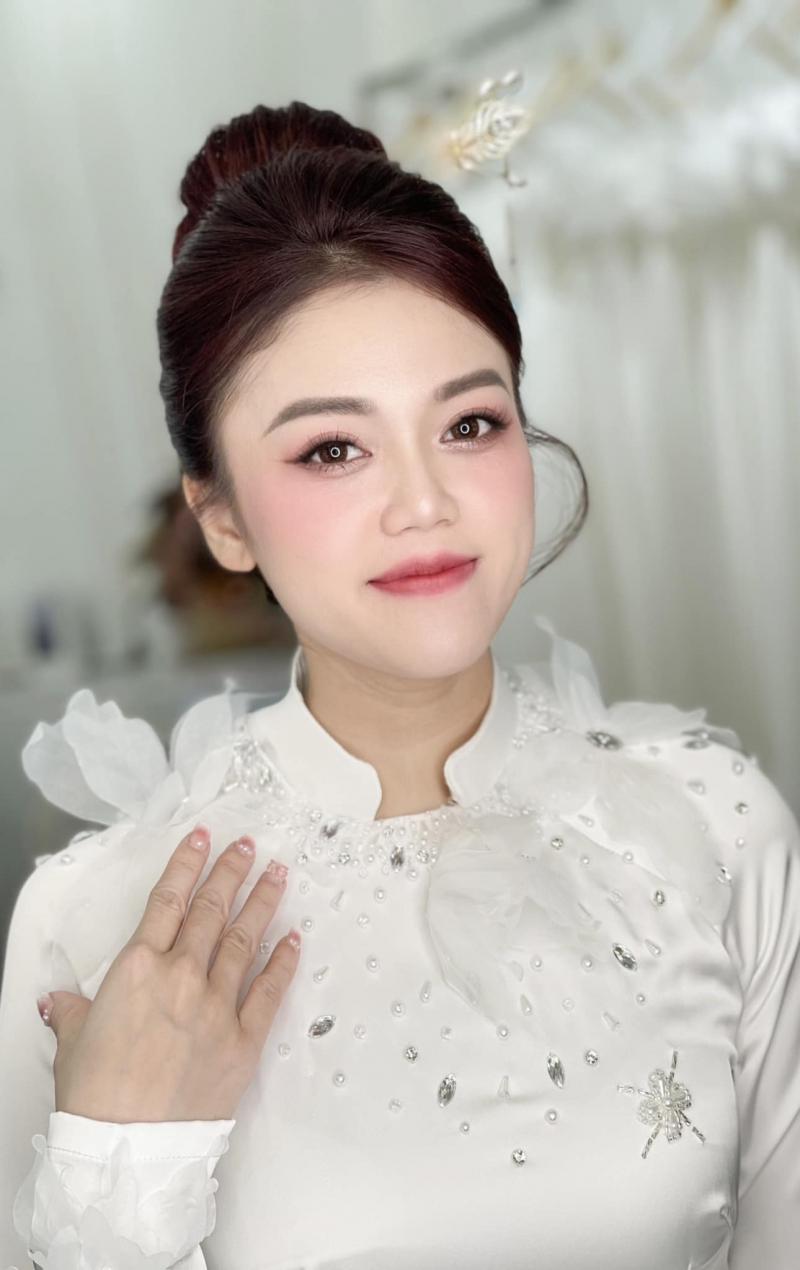 Trâm Lê make Up (Shiny Quỳnh studio)