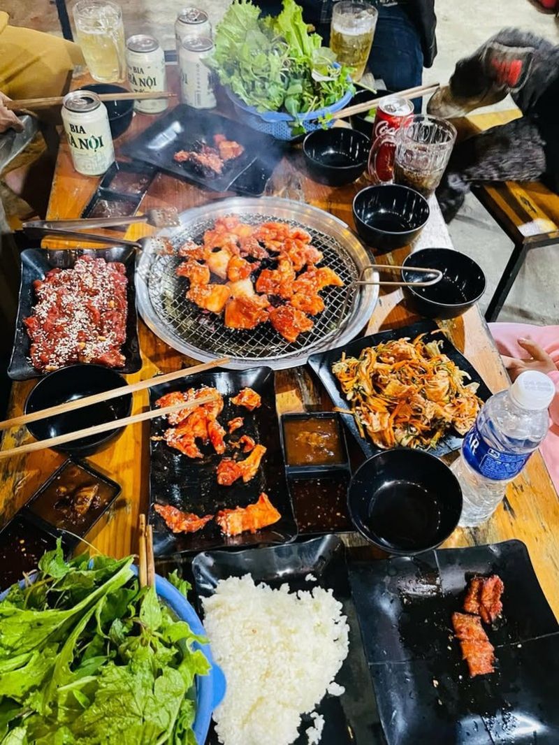 Trâm Như Quán — nướng và lẩu tại Khối 7, Quế Phong