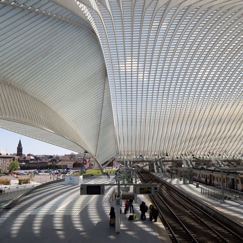 Trạm xe buýt hình chiếc lá Liège-Guillemins