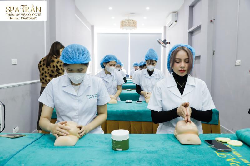 Trần Beauty Academy