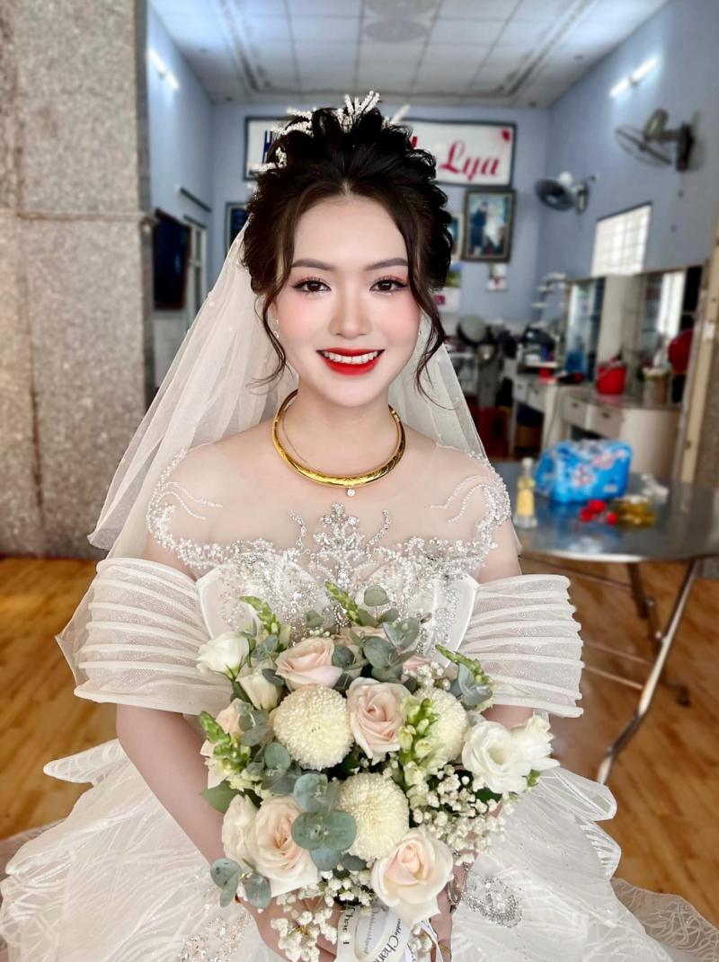 Trần Hằng Make Up