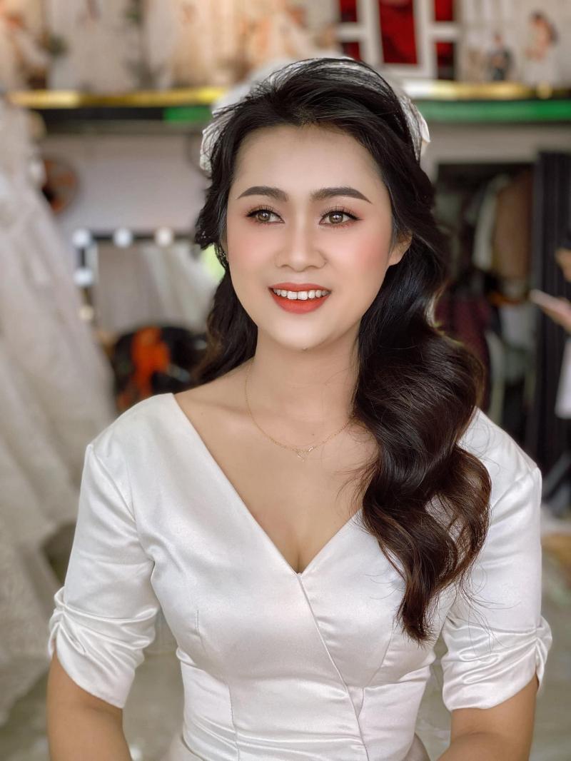 Trân Huỳnh Make Up