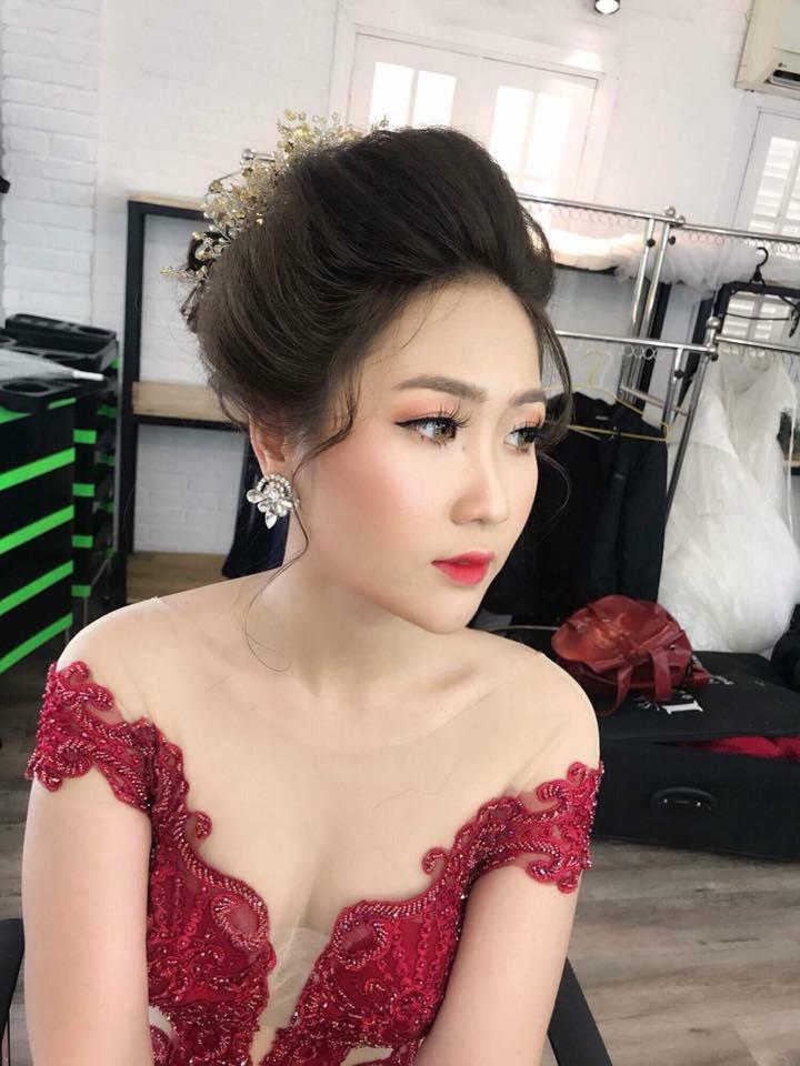 Trang điểm tại nhà - Diva make up