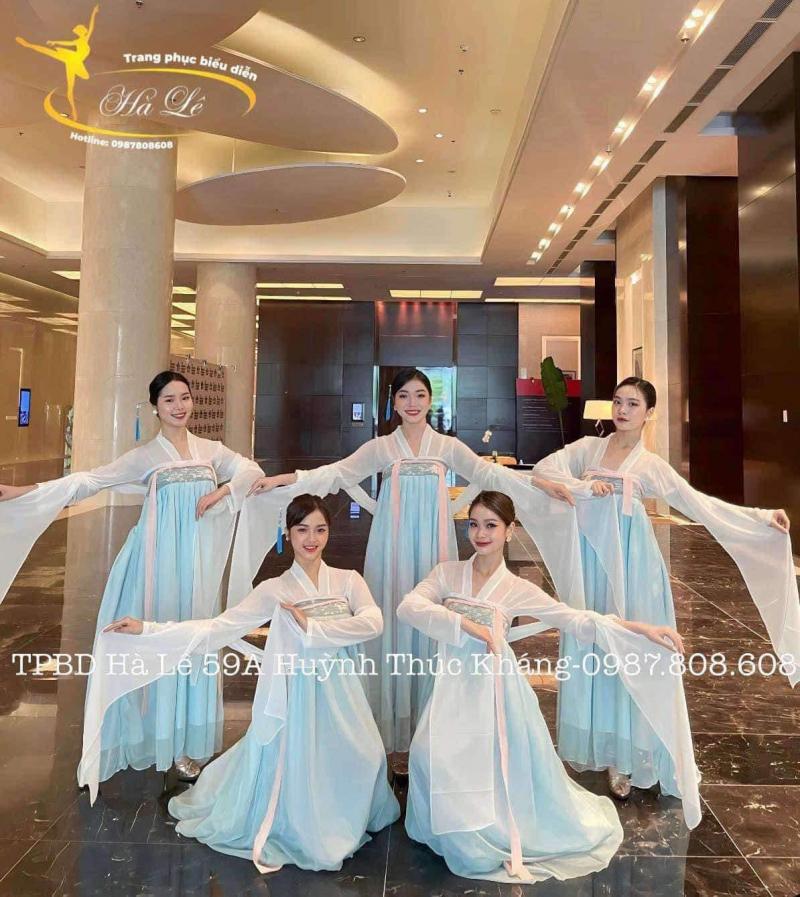 Trang phục Biểu diễn Hà Lê