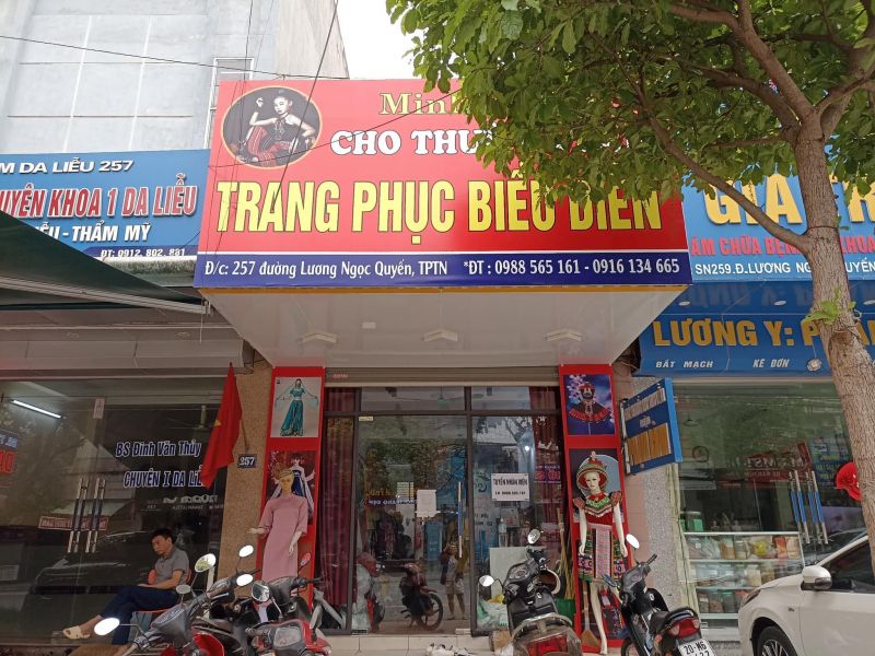 Trang phục biểu diễn Minh Hương