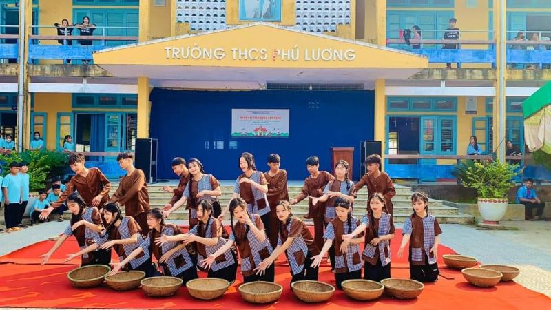 Trang Phục biểu diễn Minh Nhựt