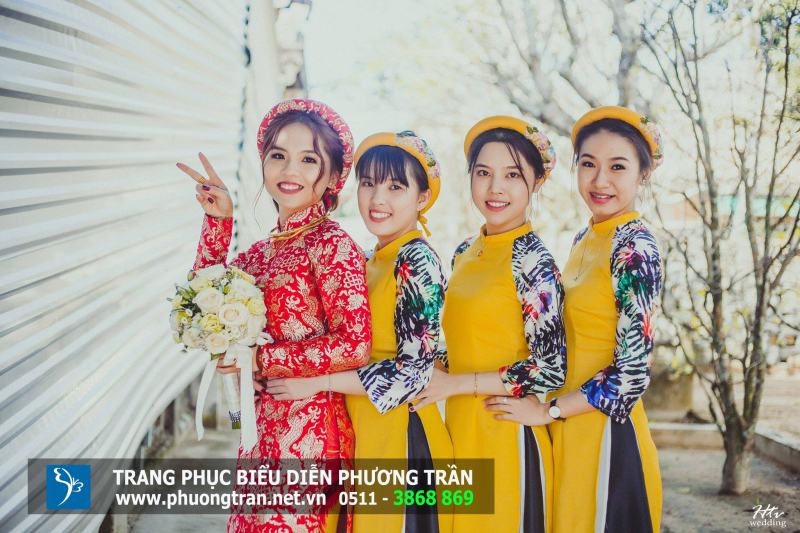 Trang phục biểu diễn Phương Trần