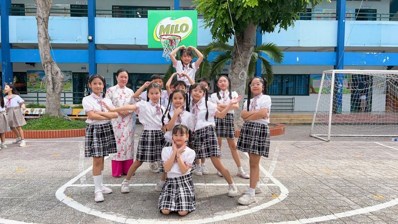 Trang Phục Bông Sen