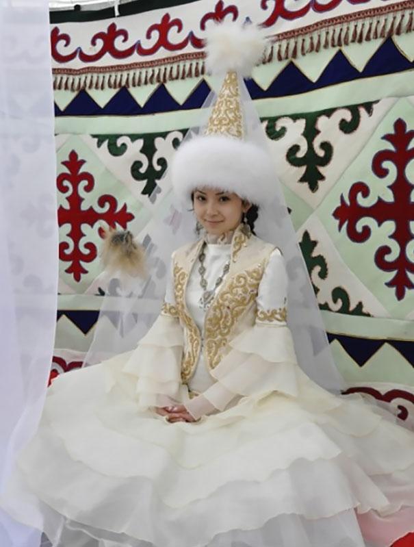 Top 15 trang phục cưới truyền thống đẹp và độc đáo nhất Thế giới