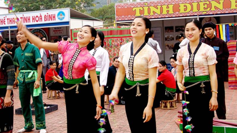 Top 16 Trang phục dân tộc đẹp và độc đáo nhất ở Việt Nam 