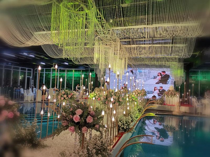 phong cách trang trí tiệc cưới của Hồ Thiên Hà cũng rất đa dạng, từ décor sang trọng đến style đơn giản và tinh tế đều có đủ.