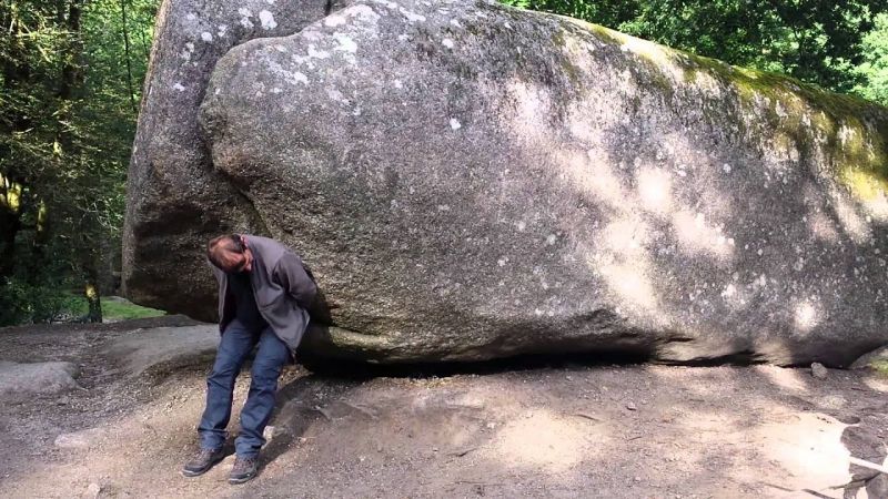 Trembling Rock, Pháp