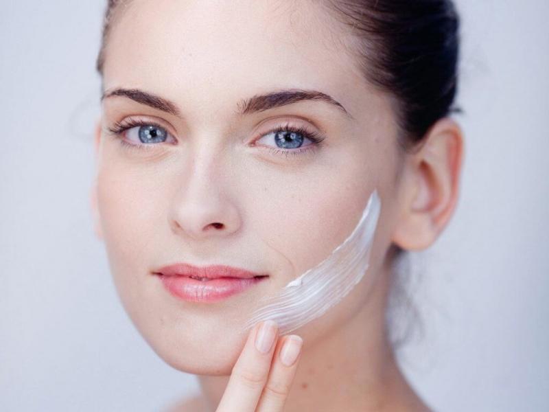 Tretinoin được tìm thấy trong một số loại kem dưỡng ẩm