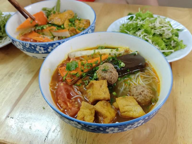 Trinh - Bún Riêu Cua - Trần Quang Khải