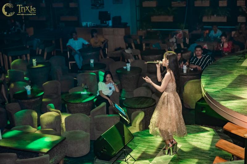 Top 10 quán cafe thích hợp ngồi một mình đẹp nhất tại Hà Nội