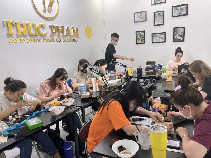 Trúc Phạm Beauty & Academy