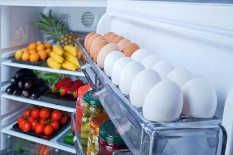 Để trứng trong tủ lạnh là việc không cần thiết,