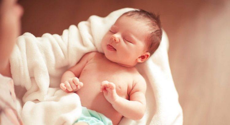 Dịch vụ tắm bé tại nhà, tắm trẻ sơ sinh MEDICVIET là dịch vụ tắm Bé chuyên Nghiệp, nhiều năm kinh nghiệm masage cho trẻ sơ sinh, Tắm Bé AN Toàn hàng đầu Hà Nội.