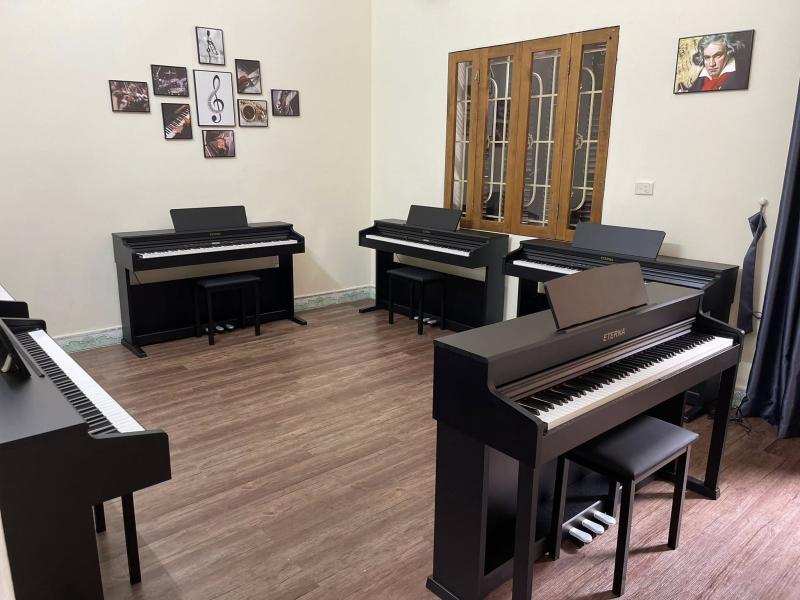 Trung tâm dạy đàn piano cho người lớn - ST Music