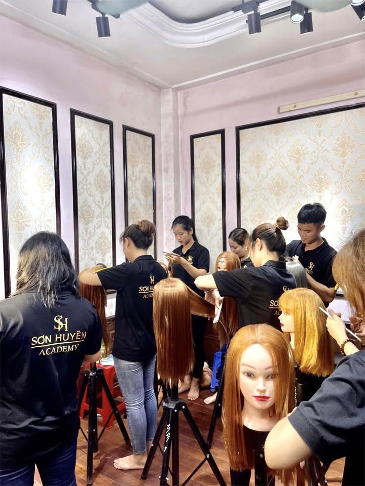 Trung tâm dạy nghề tóc Sơn Huyền