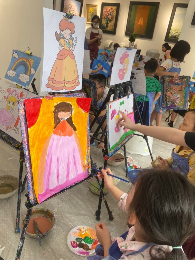 Trung tâm dạy vẽ trẻ em Megan Art
