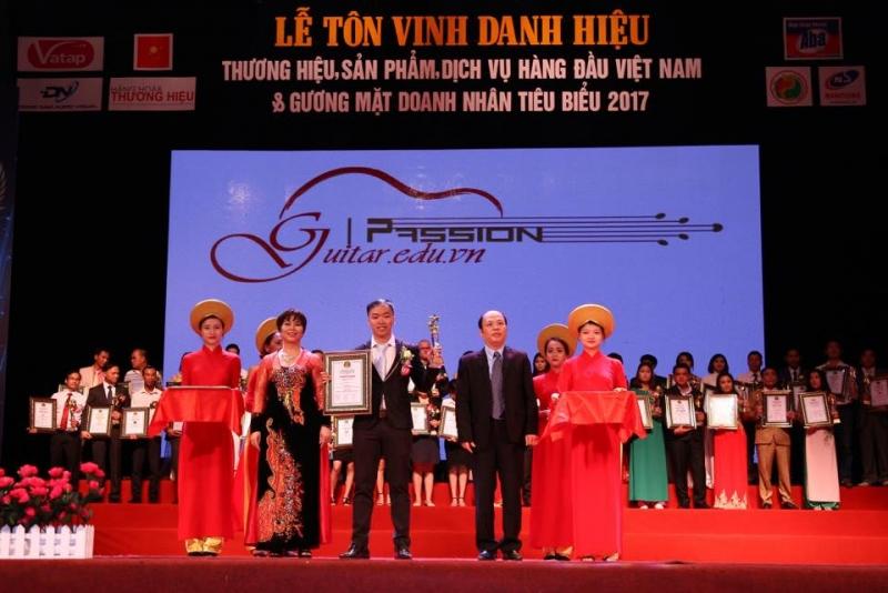 Trung tâm Guitar passion được vinh danh trong TOP 50 THƯƠNG HIỆU VÀ SẢN PHẨM DỊCH VỤ HÀNG ĐẦU VIỆT NAM năm 2017